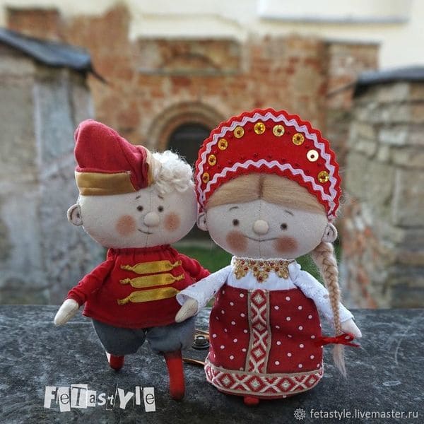 куклы парень и девушка в русском костюме